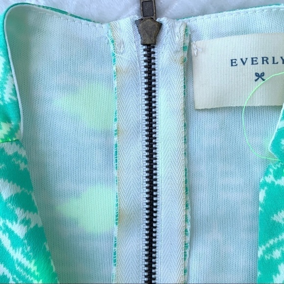 Everly Boutique Teal and Lime Geometric Patterned Mini  Dress Size Small - Picture 7 of 15